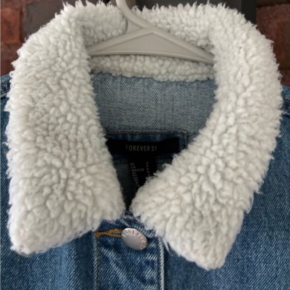 Cropped Denim Jacket with Sherpa Collar - Picture 6 of 6